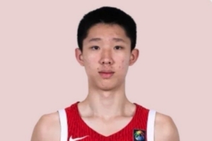 下半场表现低迷！张宇辰上半场三分球6投6中，全场14投7中，三分球12投6中，砍下20分