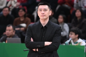 杨鸣表示：我国篮球现状与足球相仿，杨瀚森在NBA面临挑战