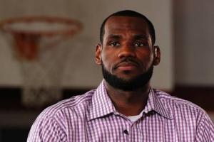 文胖：詹姆斯对ESPN利用决定1赚取流量而自己承担所有骂名表示不满