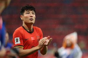记者：武磊在国足与泰国对决时受伤，先进行恢复训练后再加入队伍