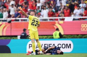 乌加特重伤恐难离队，曼联引进埃德松和M费计划不受影响