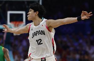渡边雄太半场仅4投1中,罚球却5投5中,贡献7分3篮板1助攻