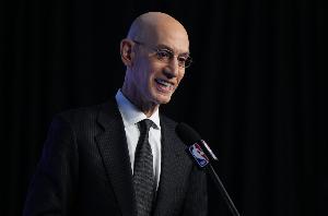 NBA官方宣布:今年夏季联赛将试用一款带有内置传感器的智能篮球