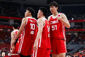媒体人：王俊杰与杨瀚森均被召回，中国男篮主场失利令人困惑